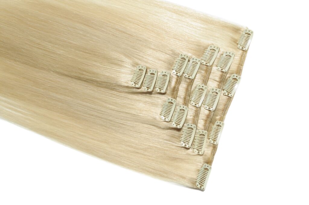 Blonde Clip In Extensions zur flexiblen Haarverlängerung und natürlichen Styling-Ergänzung im Alltag